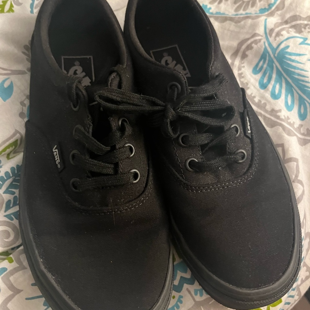 All black Vans